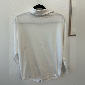 Blackpants white turtleneck dolman sleeve shirt L